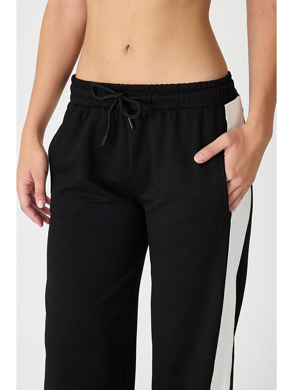 Siyah Kadın Yanı Şeritli Plazzo Pantolon 3000-4