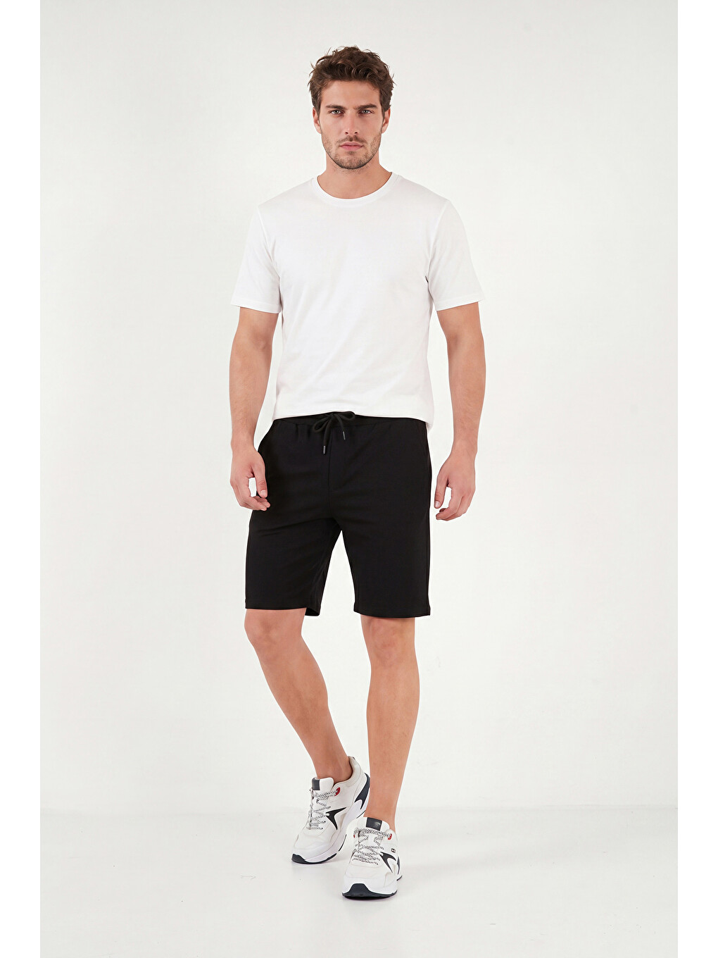 Siyah Regular Fit Bağlamalı Short 5908096-2