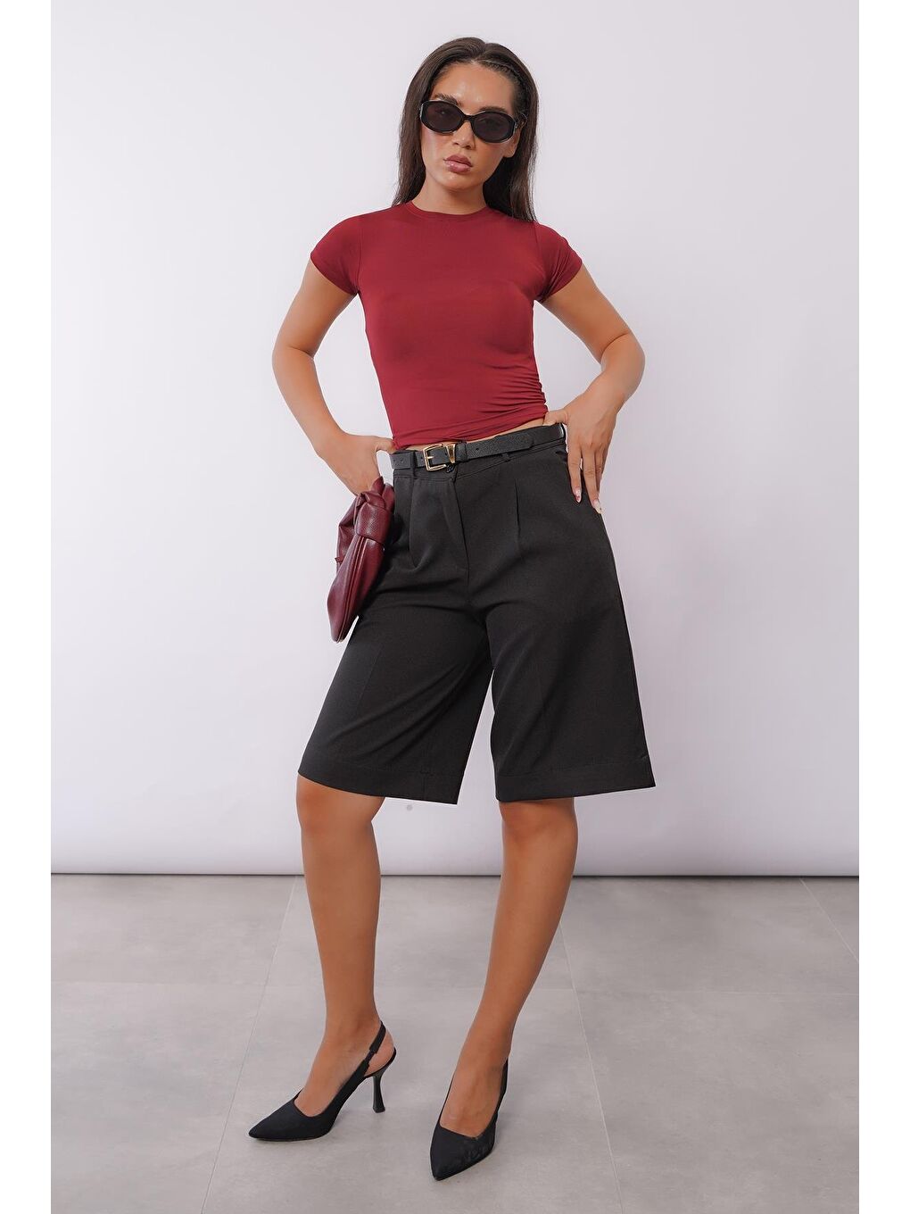 Siyah Pileli Kadın Bermuda Şort Mg2483-3