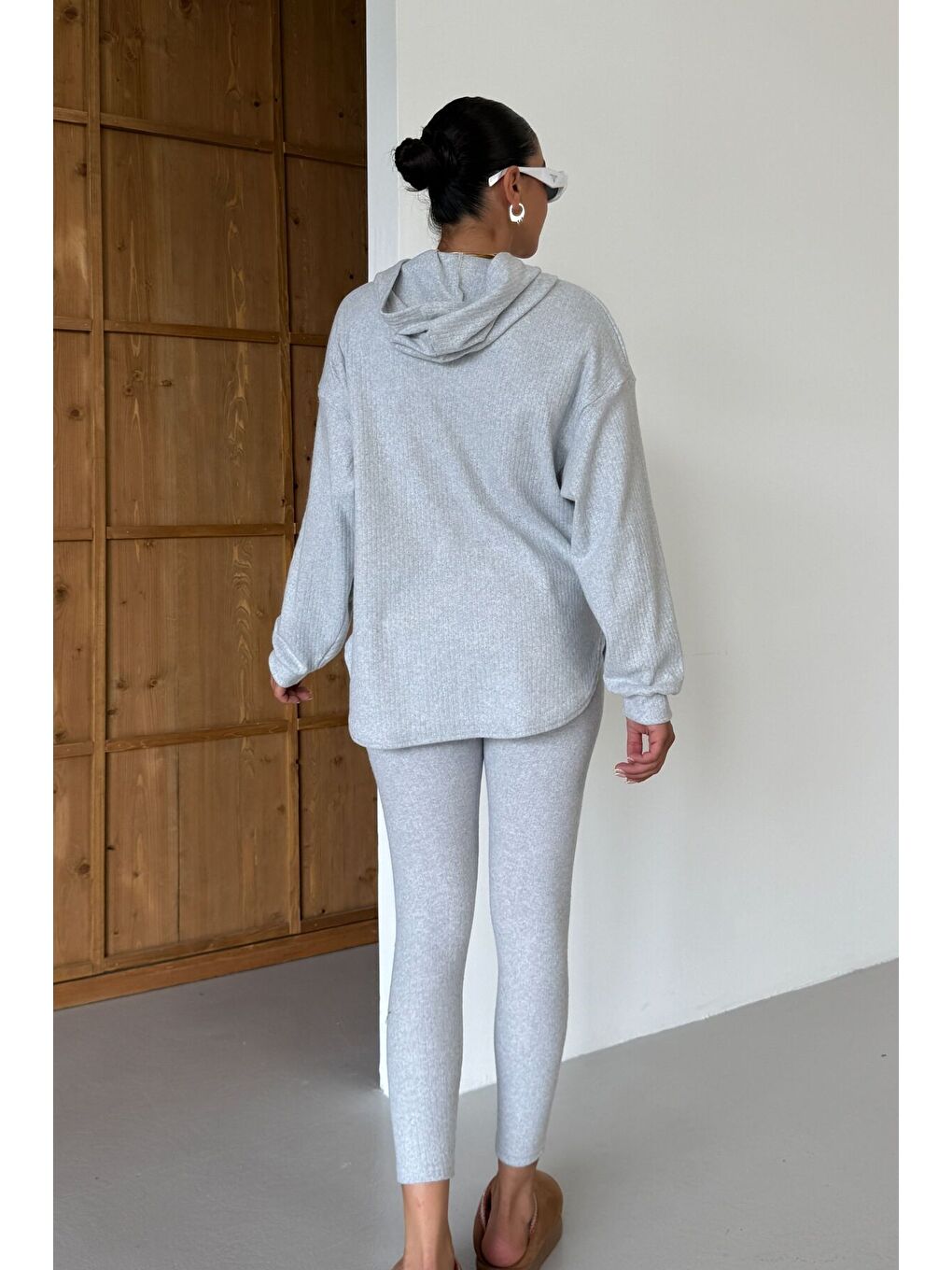 Kadın Gri Oval Bel Detay Fitilli Kapüşonlu Taytlı İnterlok Takım-5