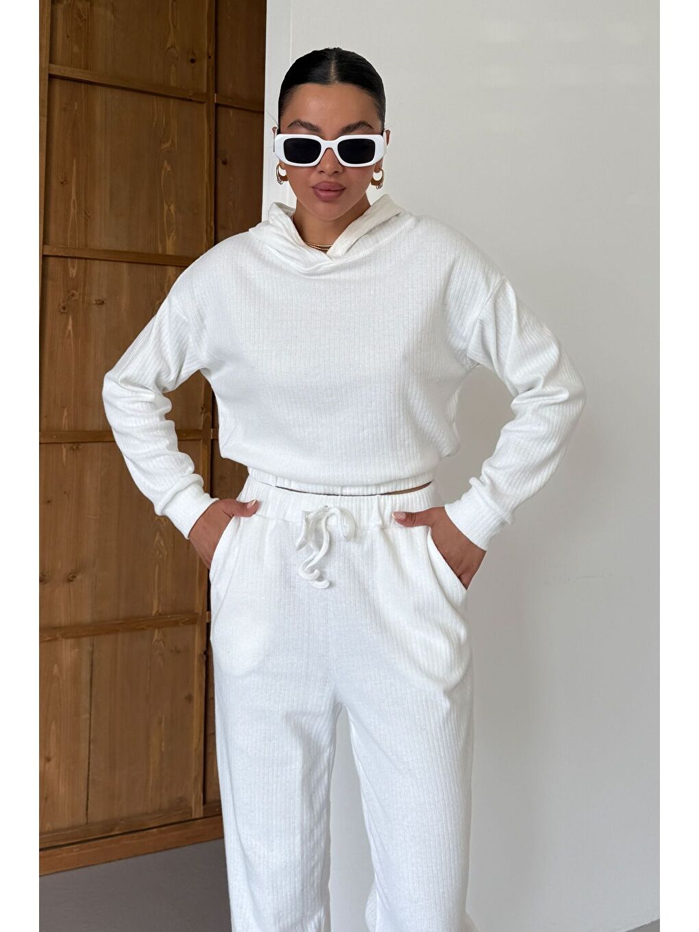 Kadın Beyaz Kapüşonlu Crop Fitilli Alt-Üst Takım-5