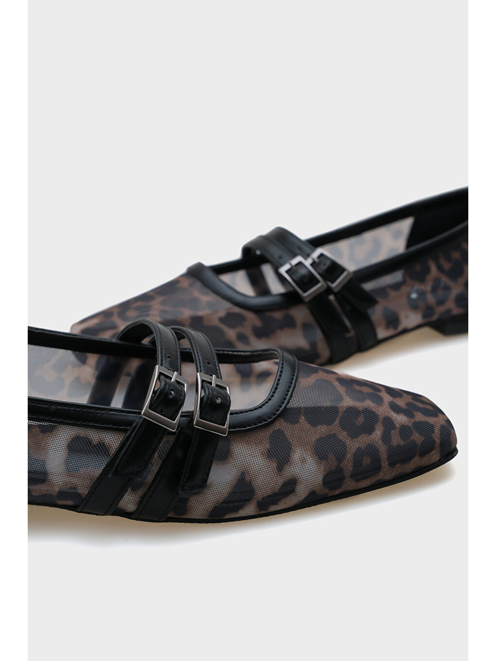 Siyah Aina Fileli Çift Bantlı Kadın Babet-3