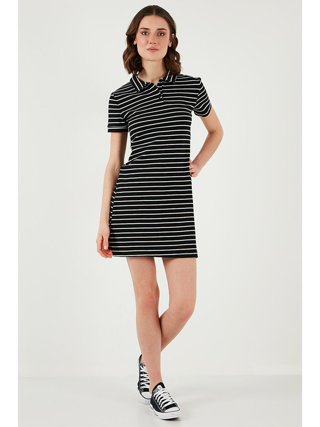Siyah Çizgili Slim Fit Mini Boy Düğmeli Polo Yaka Kısa Kollu Kadın Elbise 5866151-4