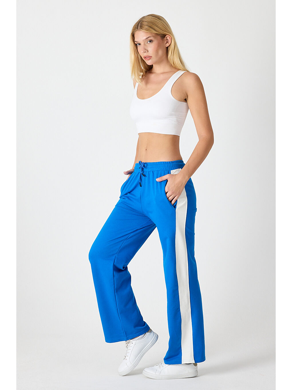 Mavi Kadın Yanı Şeritli Plazzo Pantolon 3000-2