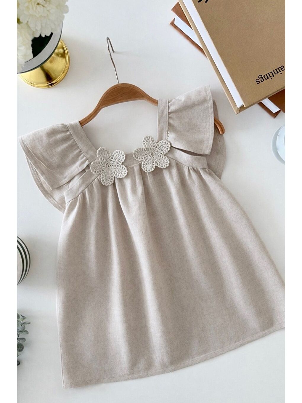 Bej Kız Çocuk Keten Çiçek Detaylı Volan Kollu Pamuklu Elbise-2