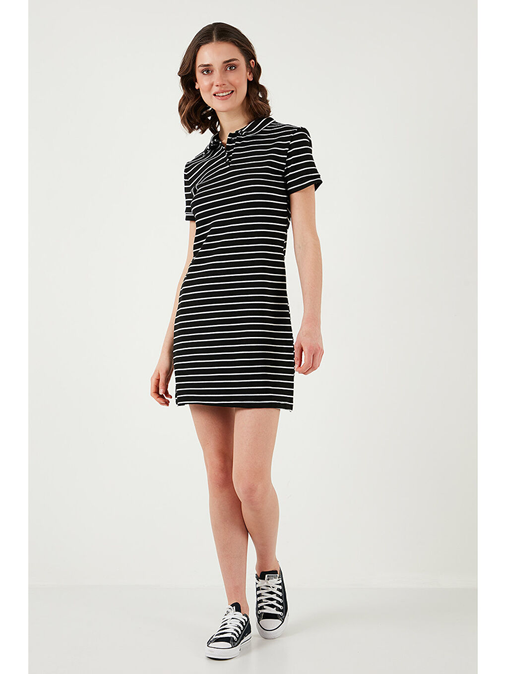 Siyah Çizgili Slim Fit Mini Boy Düğmeli Polo Yaka Kısa Kollu Kadın Elbise 5866151-5
