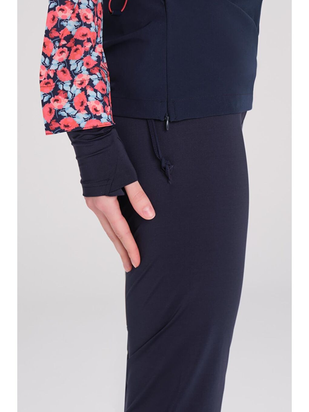 Esila Çiçek Desenli Kırmızı Lacivert Jileli Tam Tesettür Mayo Üstü 2934-6