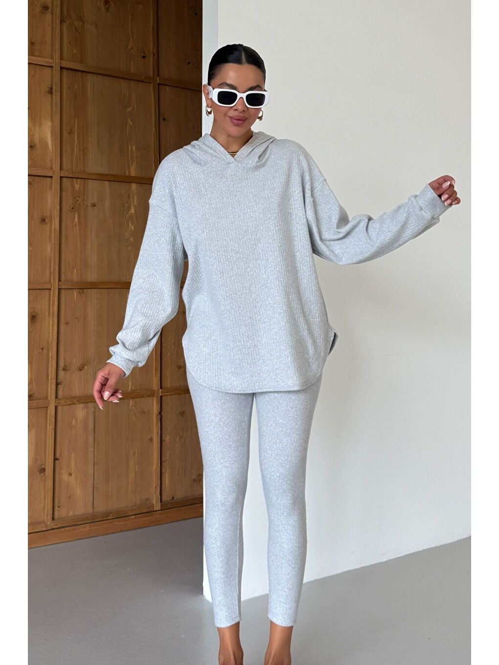 Kadın Gri Oval Bel Detay Fitilli Kapüşonlu Taytlı İnterlok Takım-7