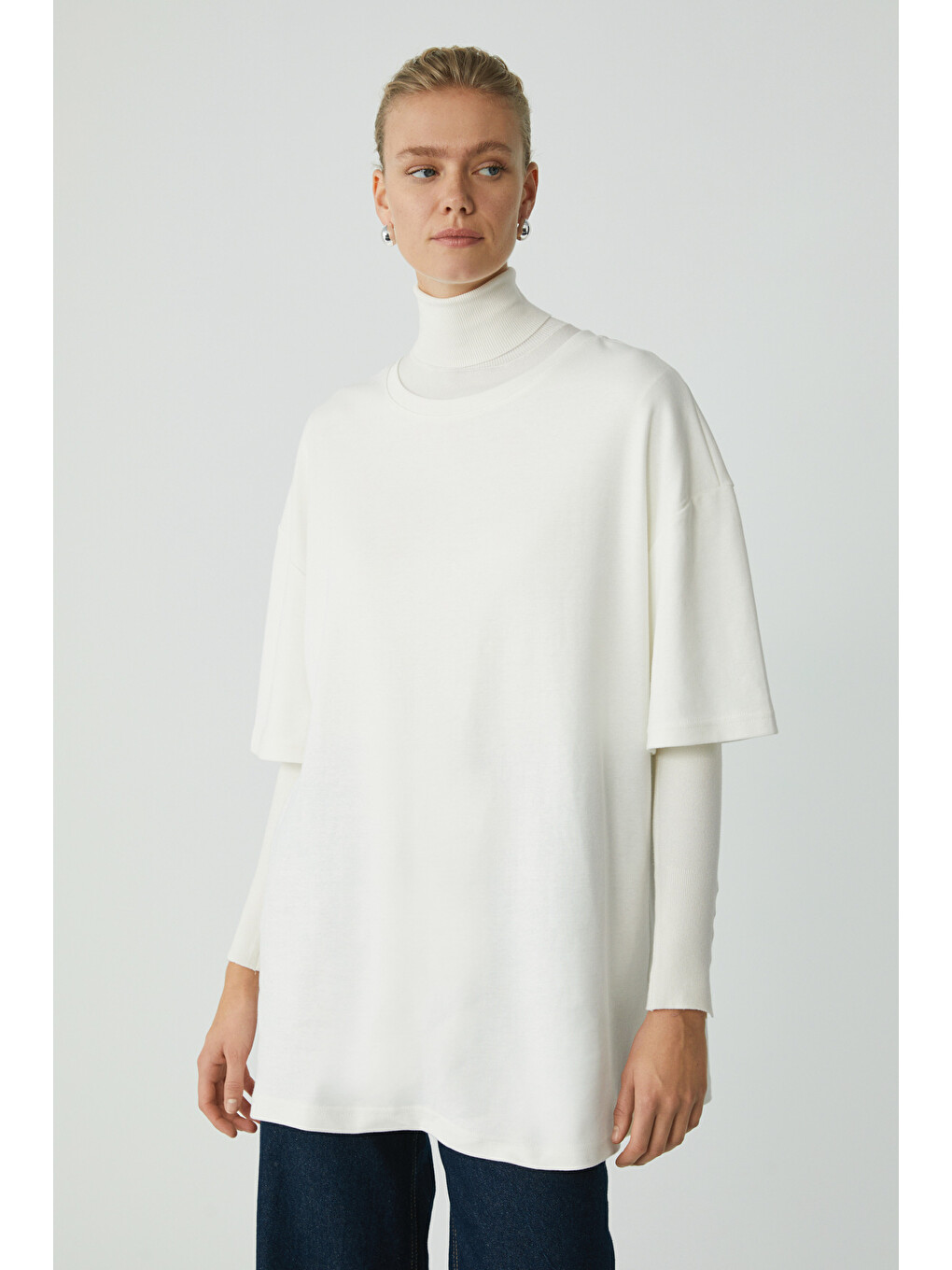 Ekru Vivian Kadın %100 Organik Pamuklu Oversize Fit Bisiklet Yaka Basic Krem Büyük Beden T-shirt