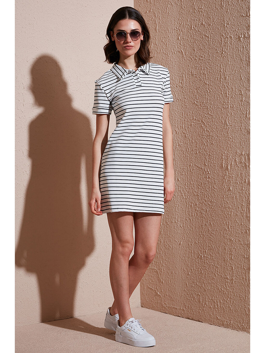 Beyaz Çizgili Slim Fit Mini Boy Düğmeli Polo Yaka Kısa Kollu Kadın Elbise 5866151