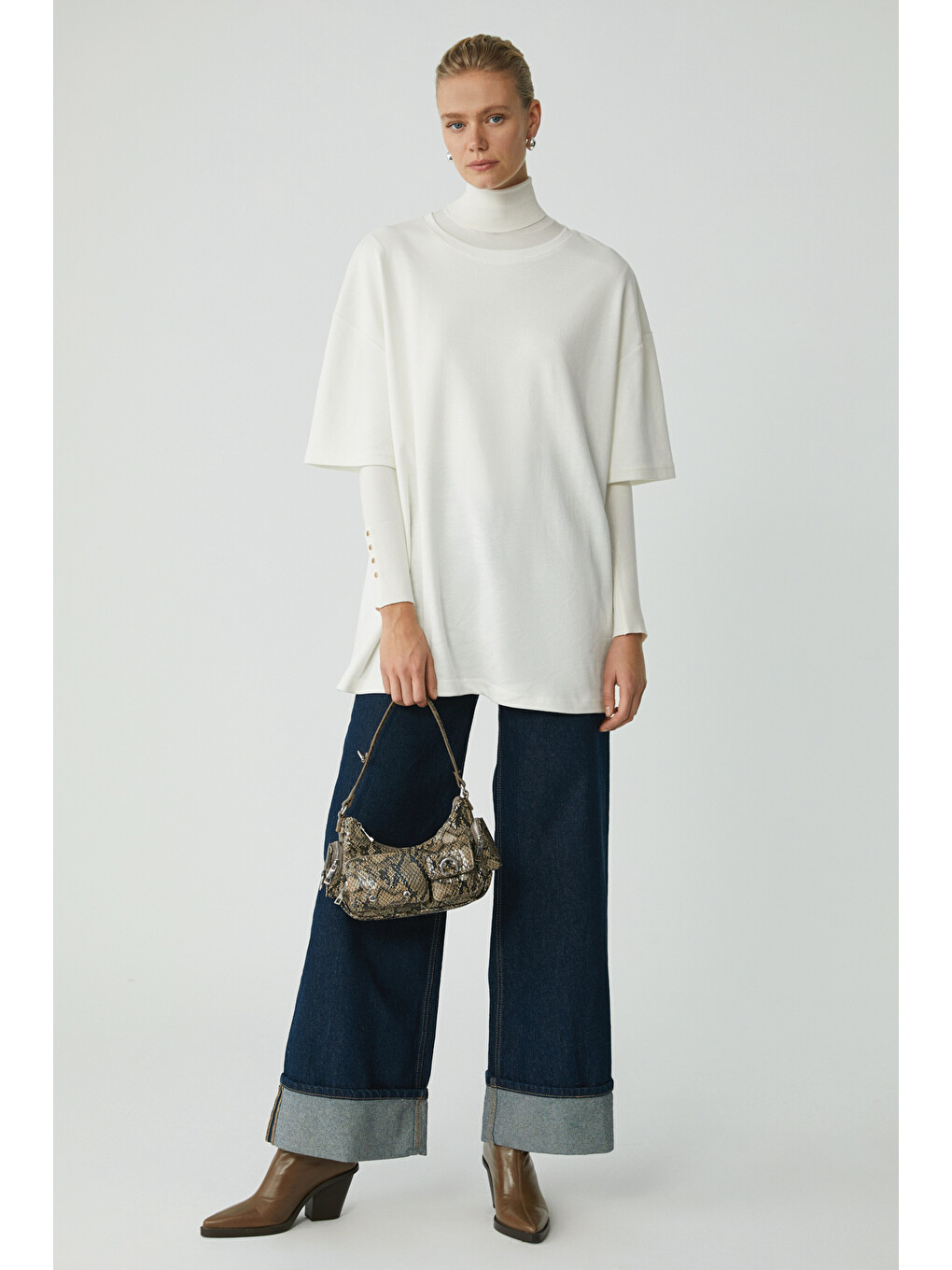 Ekru Vivian Kadın %100 Organik Pamuklu Oversize Fit Bisiklet Yaka Basic Krem Büyük Beden T-shirt-1