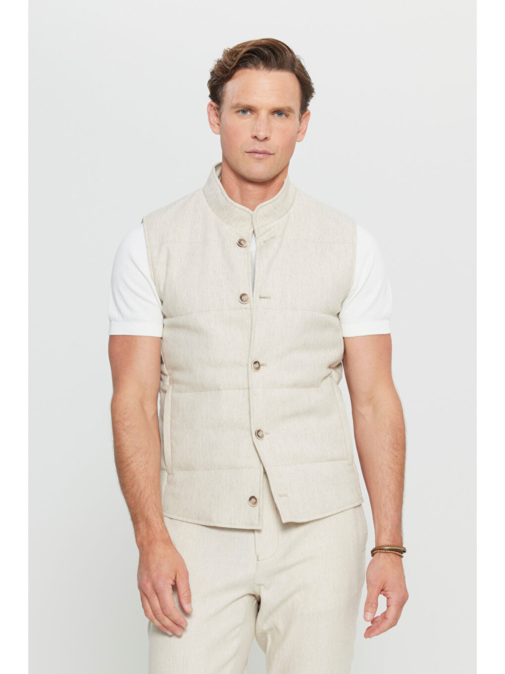 Erkek Bej İnce Dolgulu Standart Fit Normal Kesim Yan Cepli Casual Yelek-2