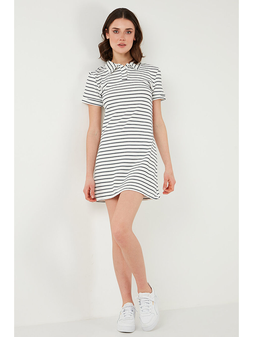 Beyaz Çizgili Slim Fit Mini Boy Düğmeli Polo Yaka Kısa Kollu Kadın Elbise 5866151-4