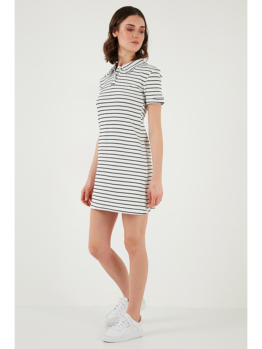 Beyaz Çizgili Slim Fit Mini Boy Düğmeli Polo Yaka Kısa Kollu Kadın Elbise 5866151-5