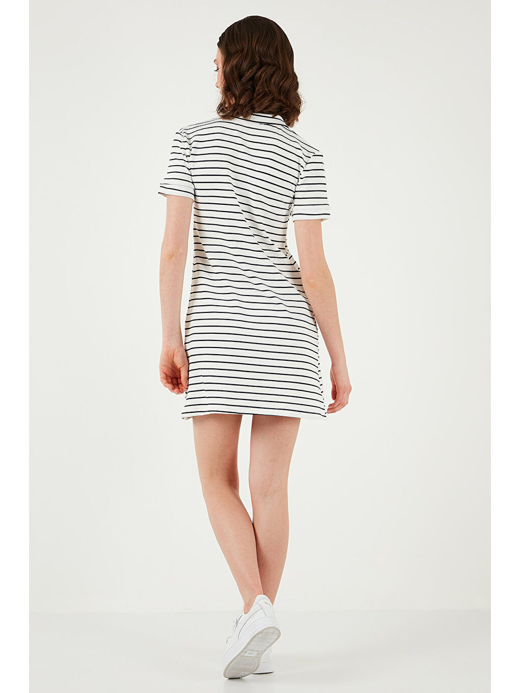 Beyaz Çizgili Slim Fit Mini Boy Düğmeli Polo Yaka Kısa Kollu Kadın Elbise 5866151-6