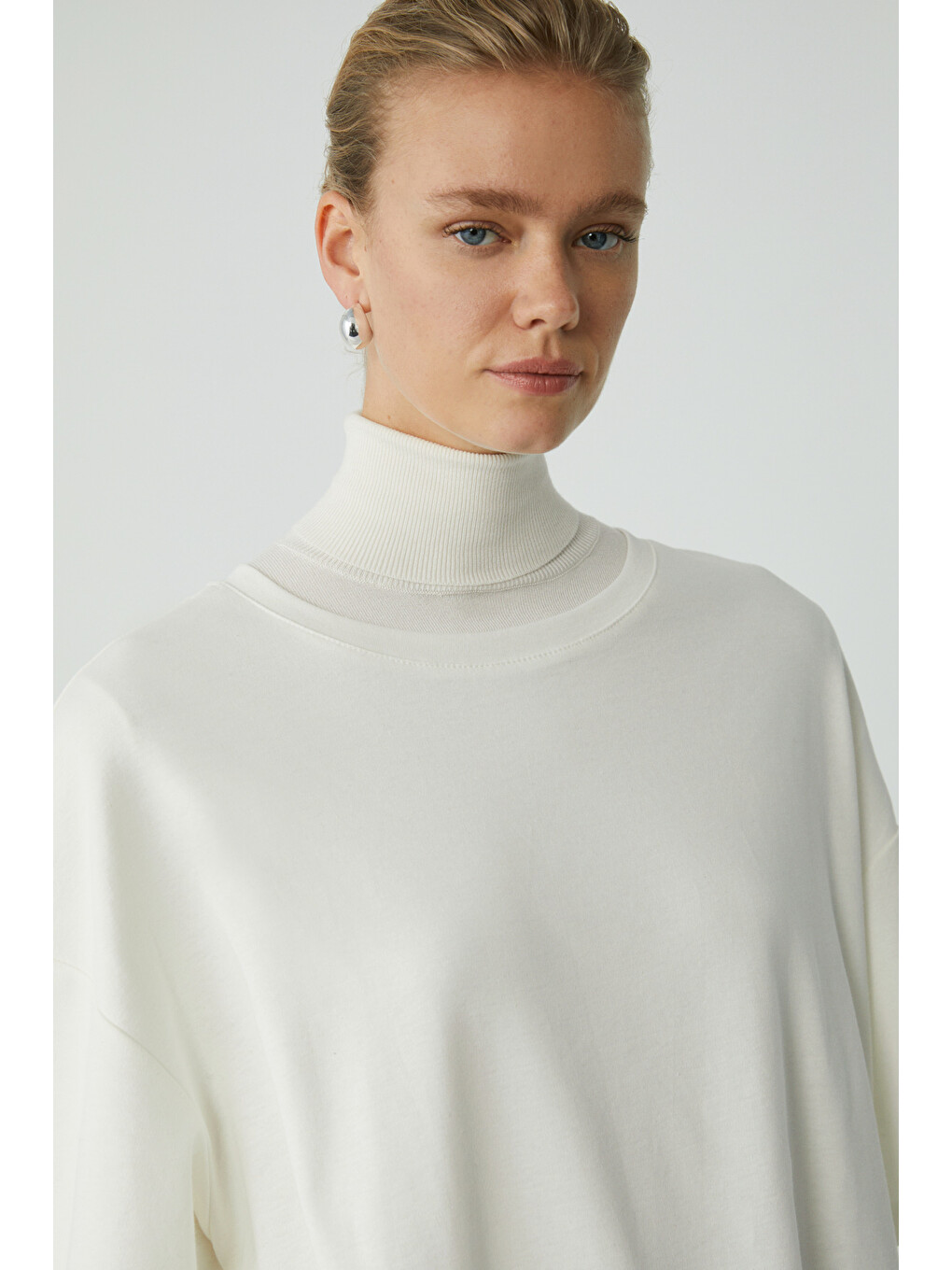 Ekru Vivian Kadın %100 Organik Pamuklu Oversize Fit Bisiklet Yaka Basic Krem Büyük Beden T-shirt-2