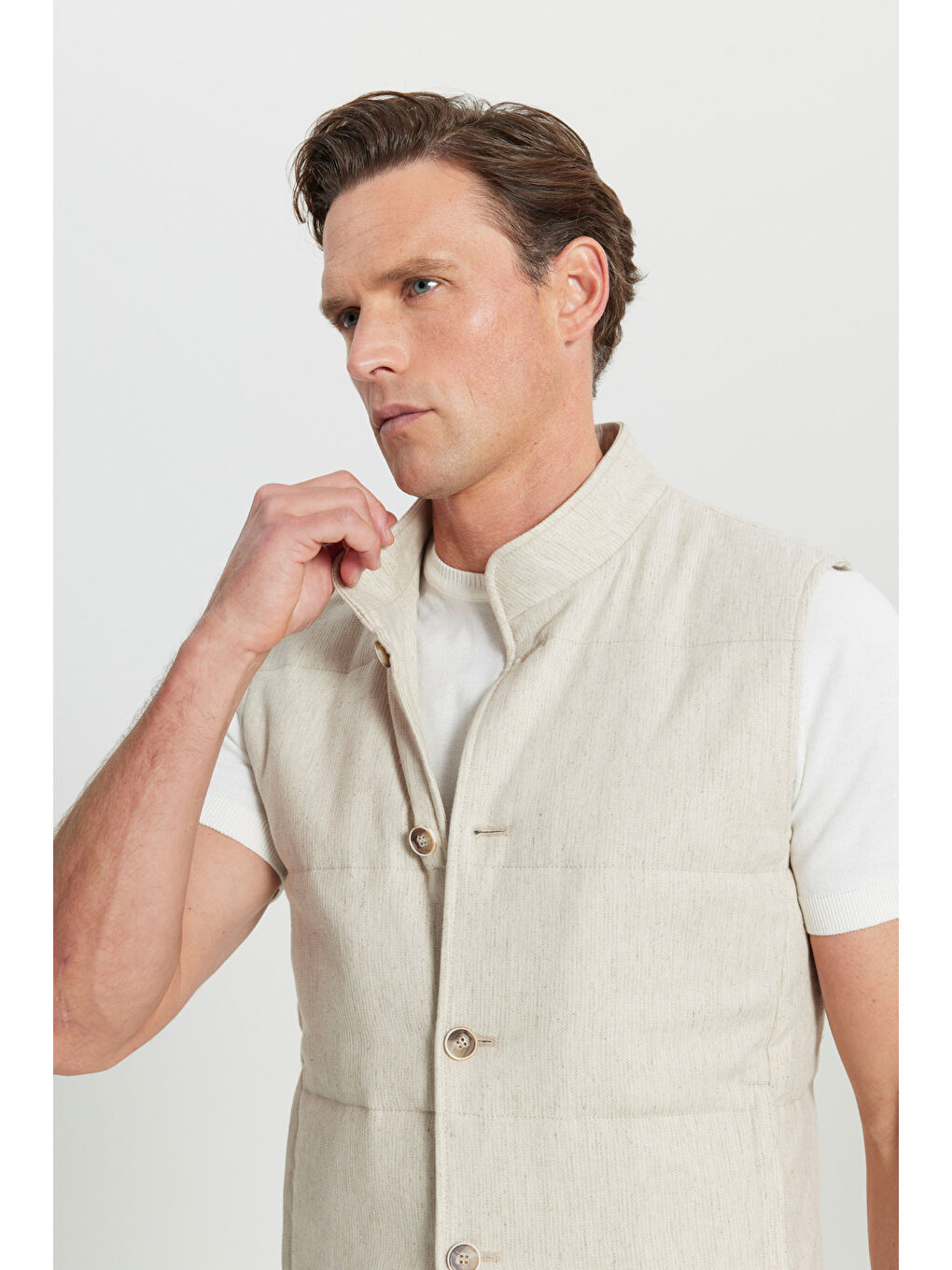 Erkek Bej İnce Dolgulu Standart Fit Normal Kesim Yan Cepli Casual Yelek-3