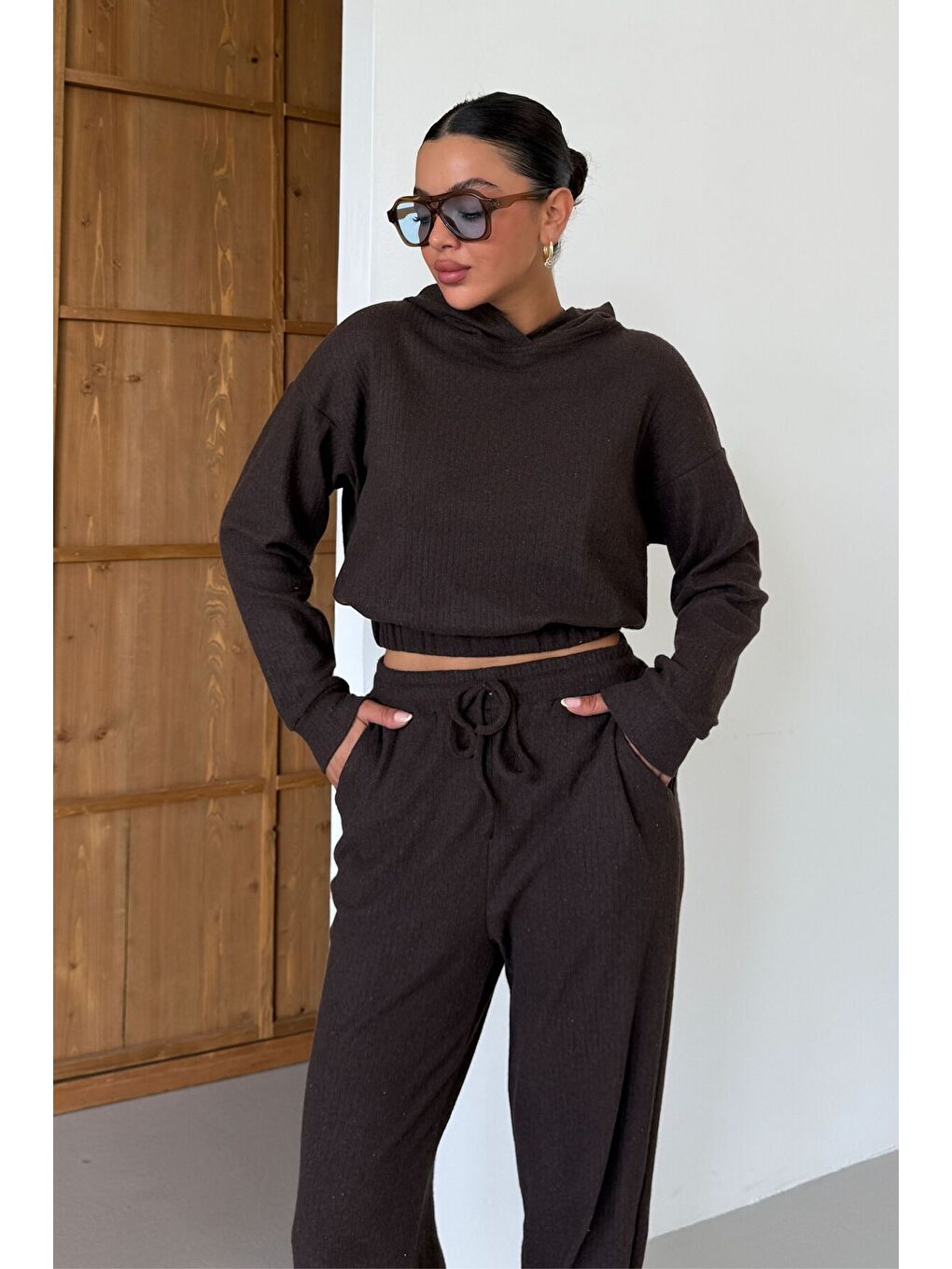 Kadın Kahverengi Kapüşonlu Crop Fitilli Alt-Üst Takım-2