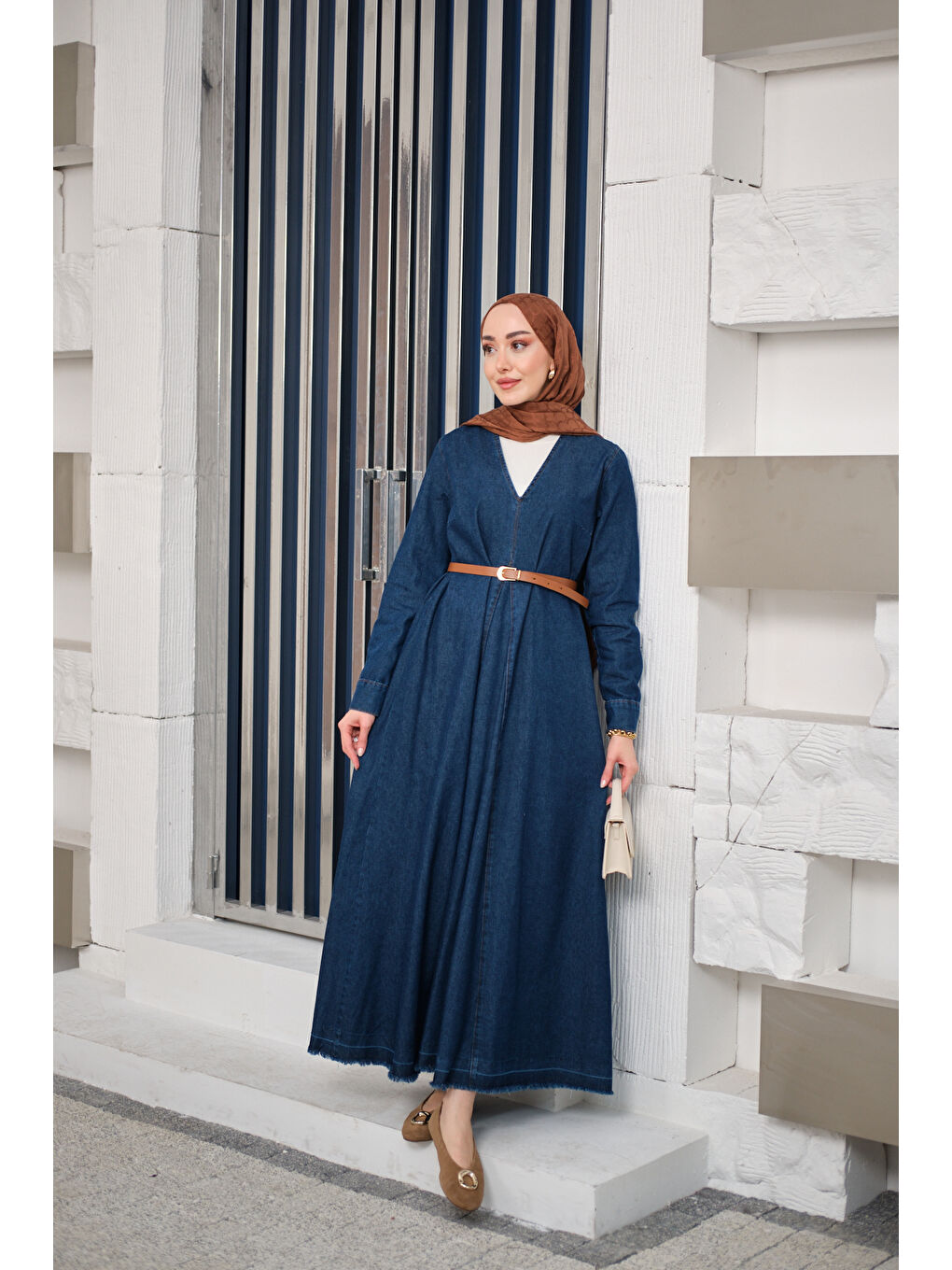 Kadın Yakası V Detaylı Kemerli Elbise Lacivert-2