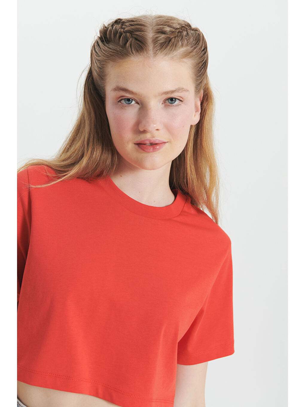 Kırmızı Standart Fit Normal Kesim %100 Pamuk Bisiklet Yaka Crop Tişört-3