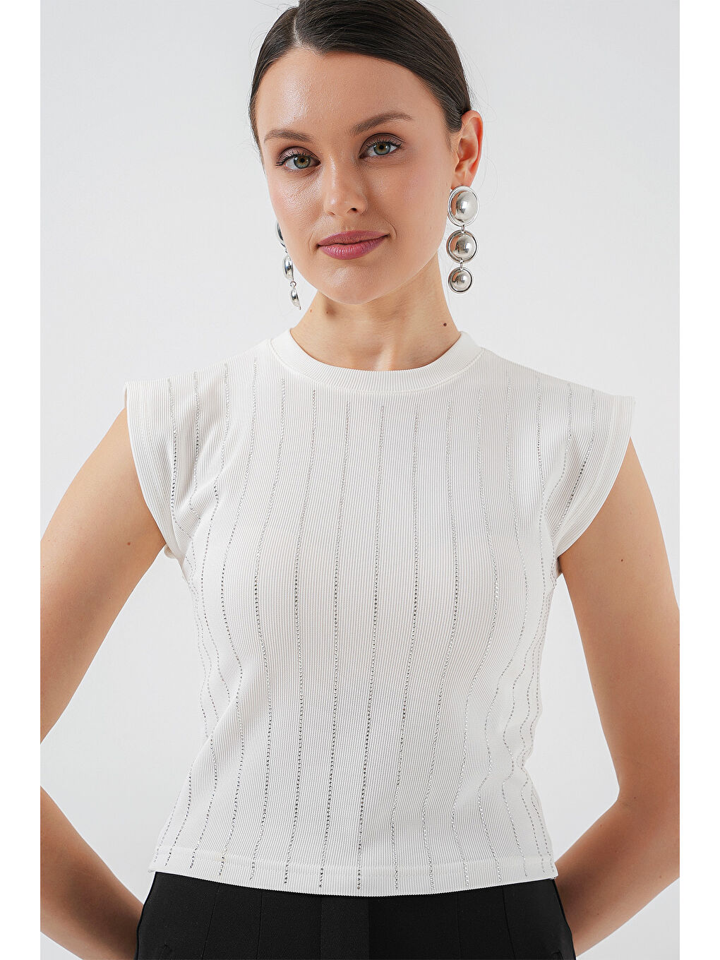 Kadın Sıfır Kol Taşlı Bluz 931 - Beyaz-1