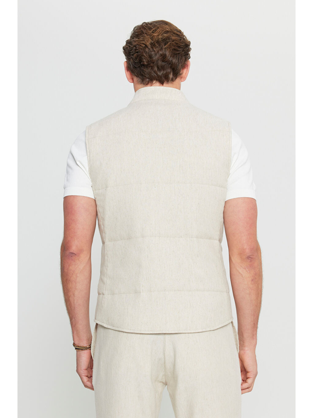 Erkek Bej İnce Dolgulu Standart Fit Normal Kesim Yan Cepli Casual Yelek-4