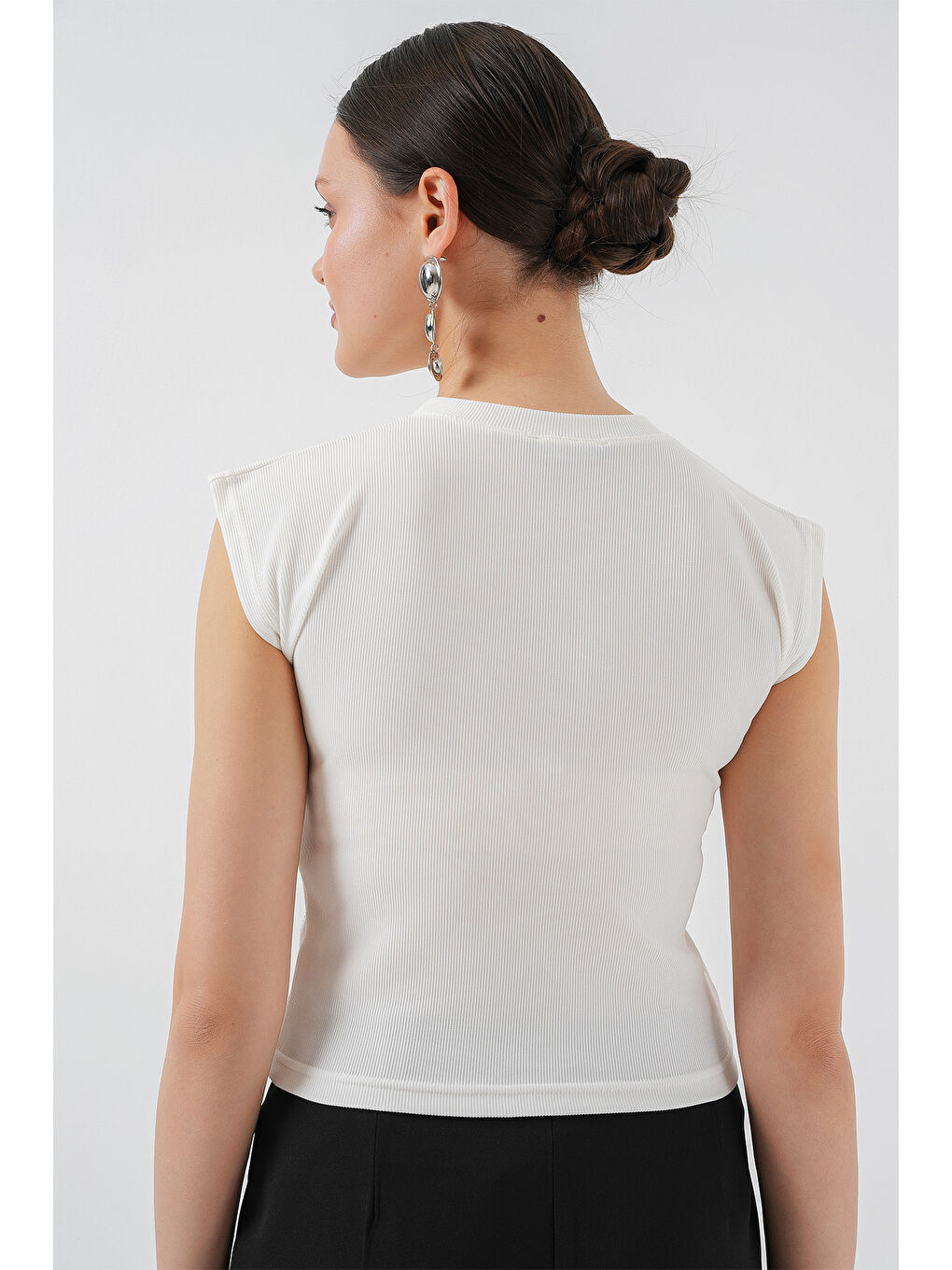 Kadın Sıfır Kol Taşlı Bluz 931 - Beyaz-4