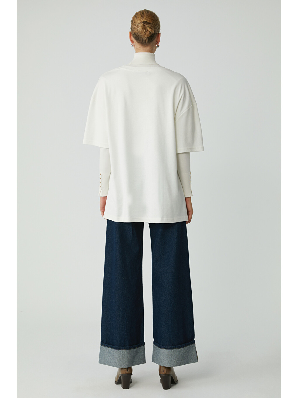 Ekru Vivian Kadın %100 Organik Pamuklu Oversize Fit Bisiklet Yaka Basic Krem Büyük Beden T-shirt-5