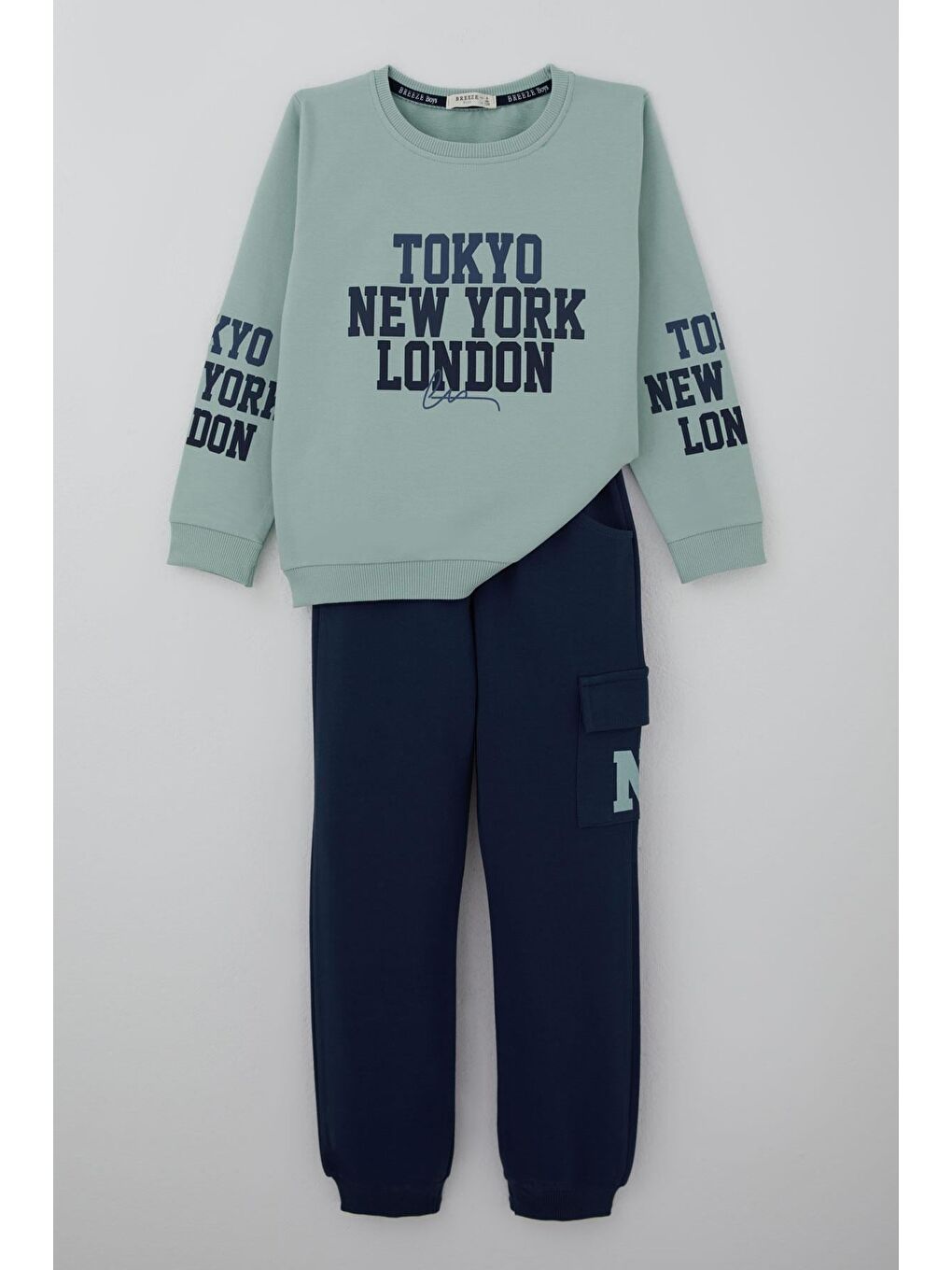 Turkuaz Erkek Çocuk Eşofman Takımı Şehir Konseptli Pantolonu Yan Cep Detaylı Su Yeşili (4-9 Yaş)