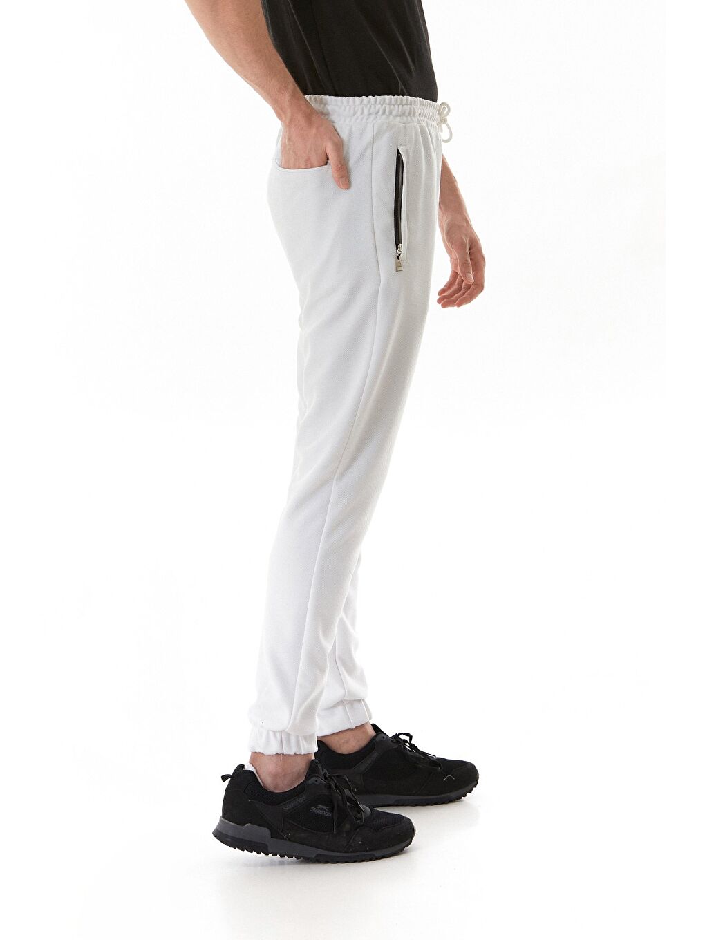 Beyaz Beli Lastikli Cebi Fermuarlı Jogger Pantolon-3