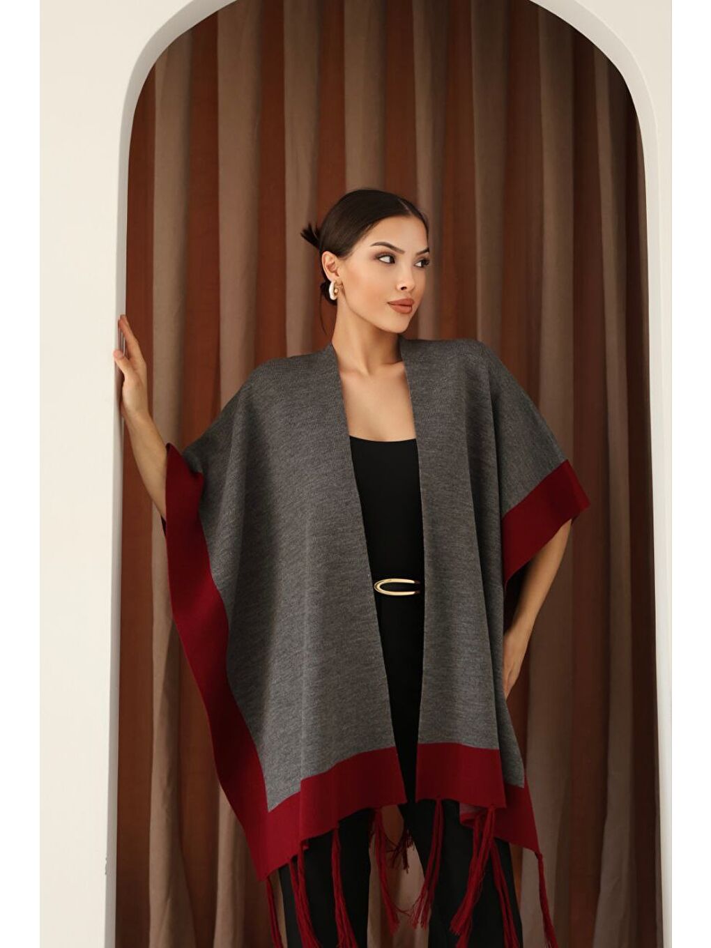 Gri Püsküllü Renk Bloklu Kışlık Triko Panço