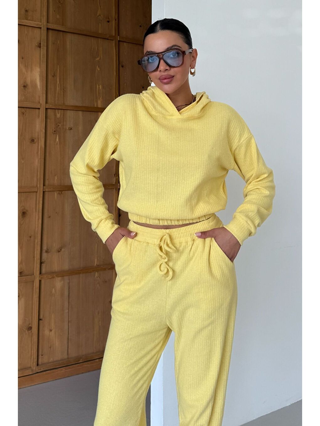 Kadın Sarı Kapüşonlu Crop Fitilli Alt-Üst Takım-1