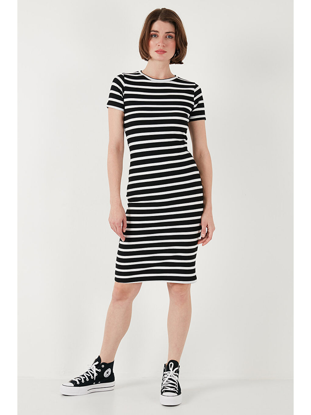 Siyah Slim Fit Çizgili Pamuklu Bisiklet Yaka Kısa Kollu Midi Kadın Elbise 5865700-3