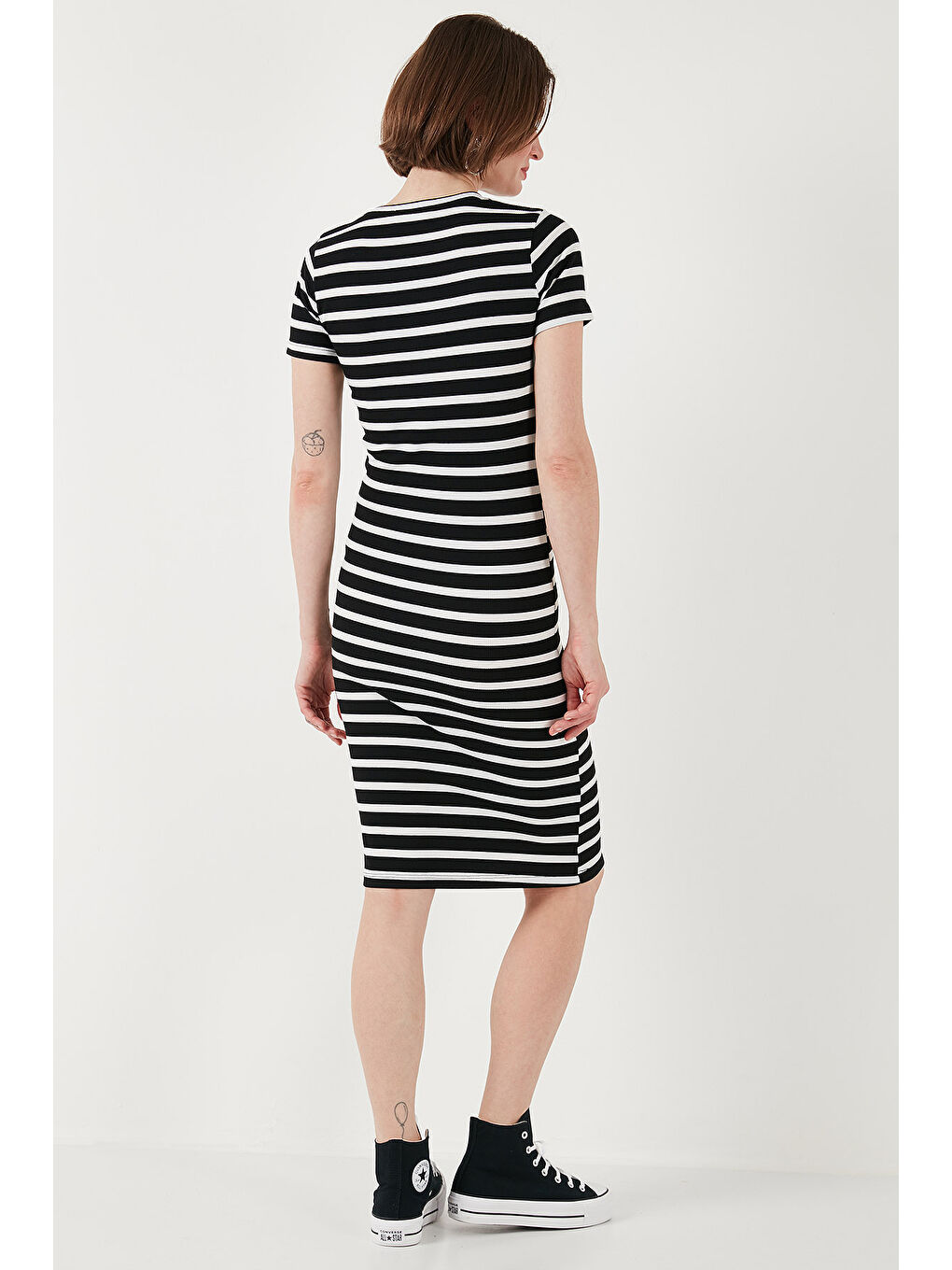 Siyah Slim Fit Çizgili Pamuklu Bisiklet Yaka Kısa Kollu Midi Kadın Elbise 5865700-5