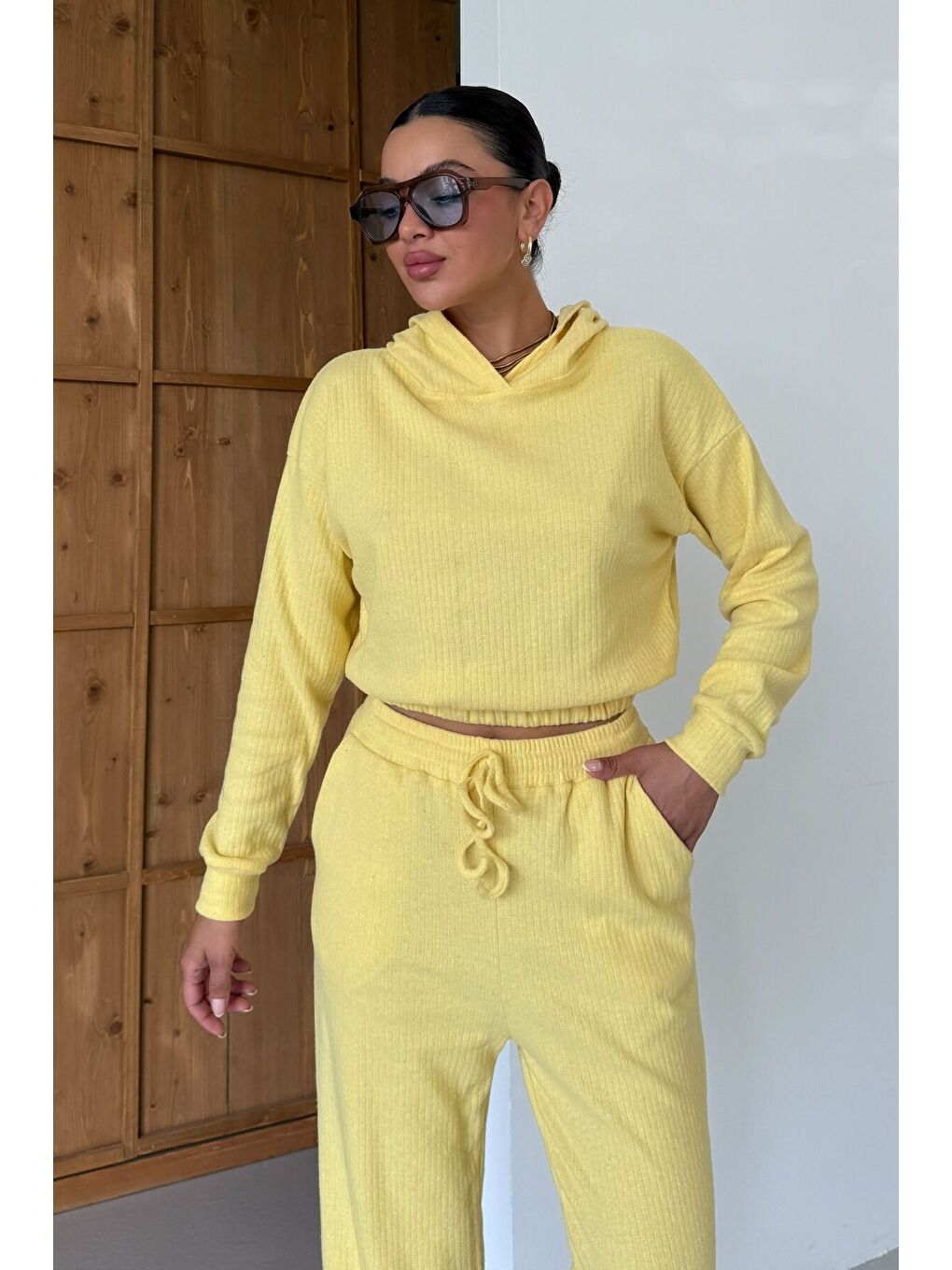 Kadın Sarı Kapüşonlu Crop Fitilli Alt-Üst Takım-2