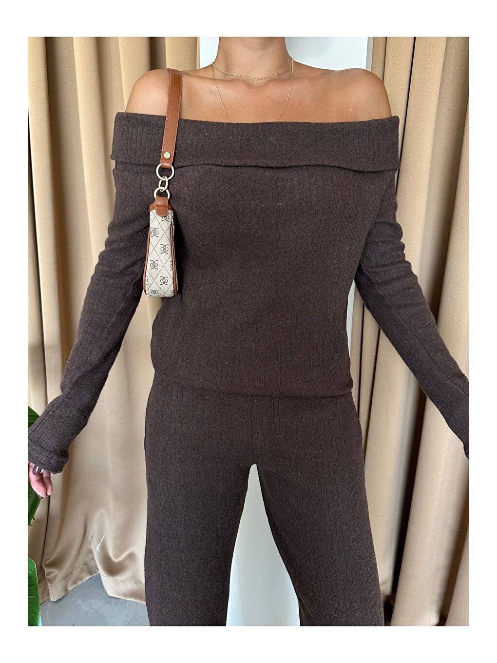 Kahverengi Selanik Kumaş Madonna Yaka Alt Üst Pantolonlu Takım-2