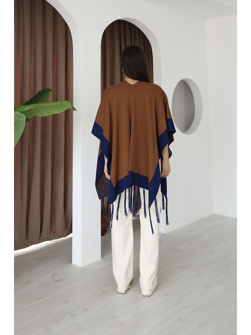 Kahverengi Kahve Püsküllü Renk Bloklu Kışlık Triko Panço-3