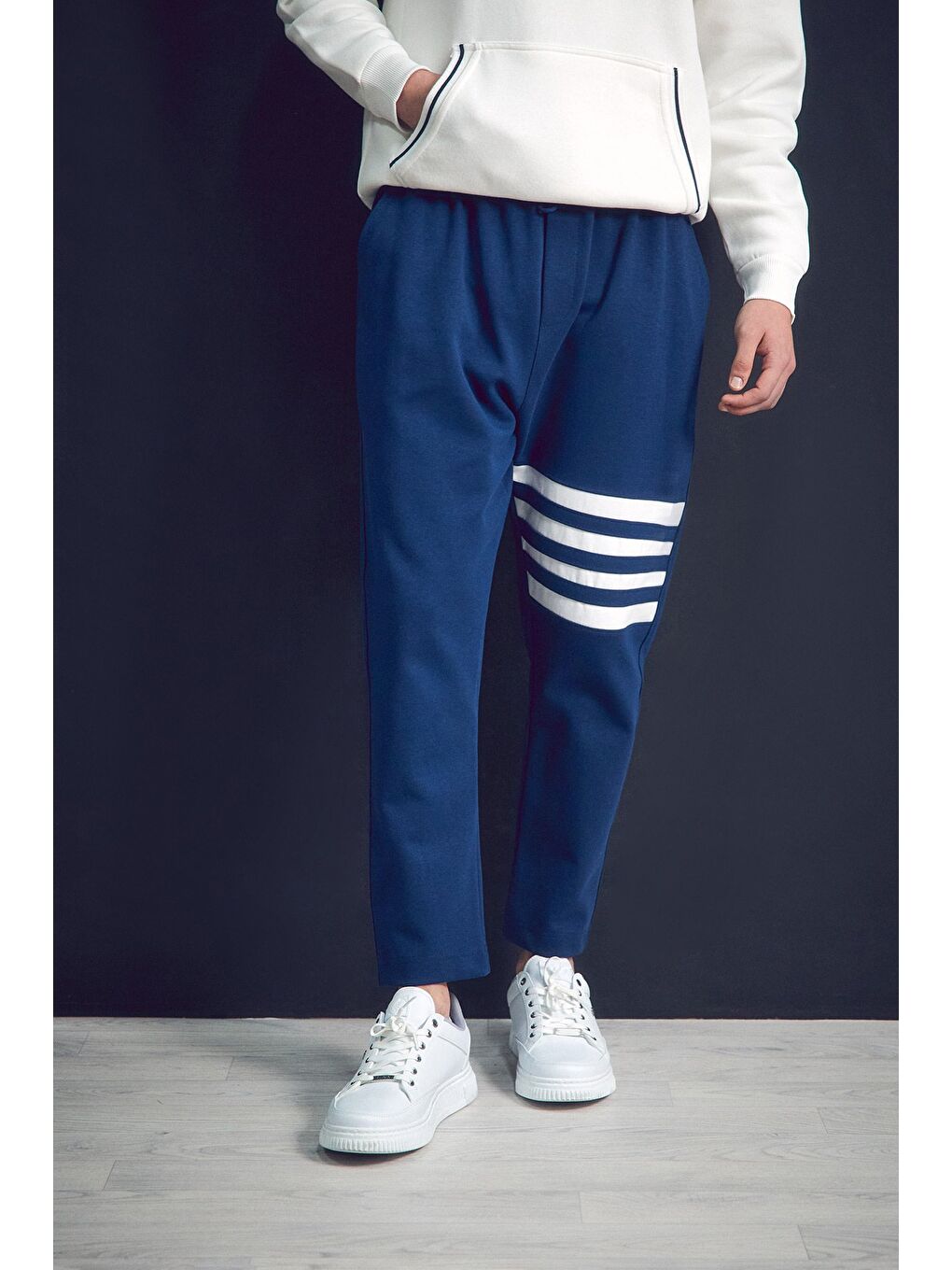 Lacivert Bacağı Şeritli Beli Lastikli Eşofman Altı-1