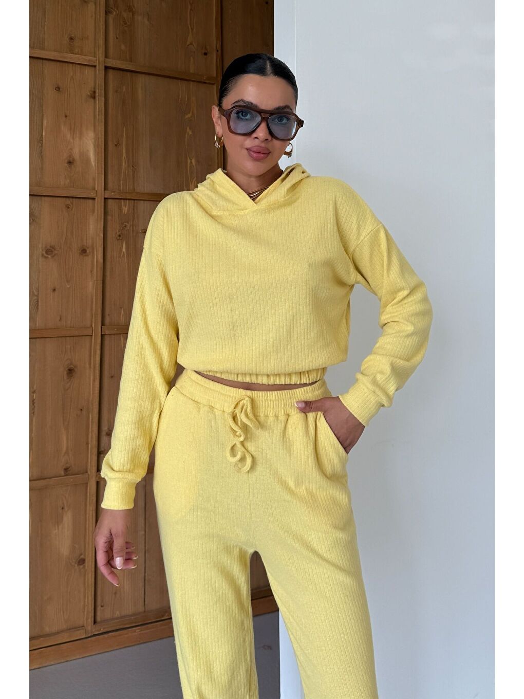 Kadın Sarı Kapüşonlu Crop Fitilli Alt-Üst Takım-3