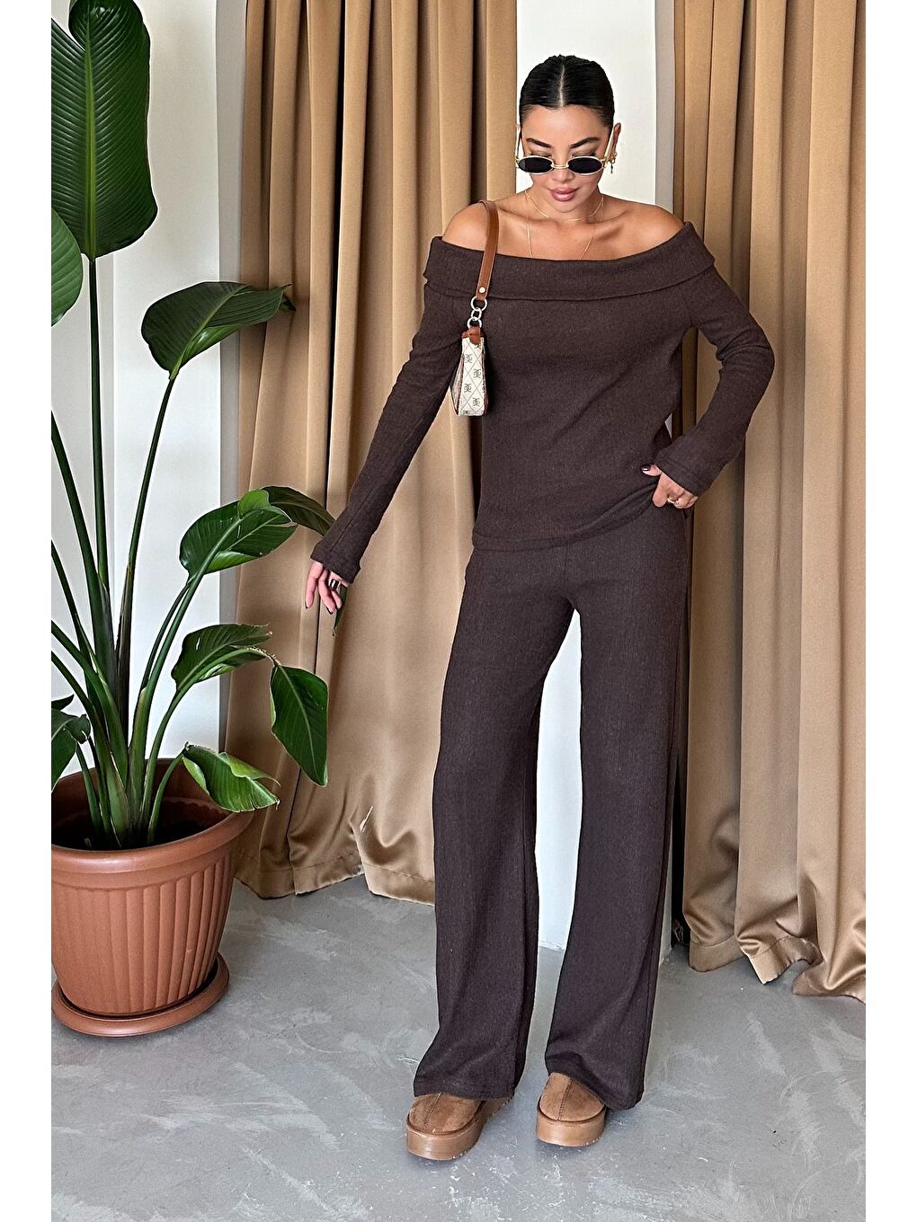 Kahverengi Selanik Kumaş Madonna Yaka Alt Üst Pantolonlu Takım-3