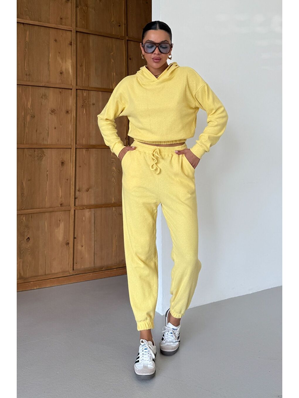 Kadın Sarı Kapüşonlu Crop Fitilli Alt-Üst Takım-4