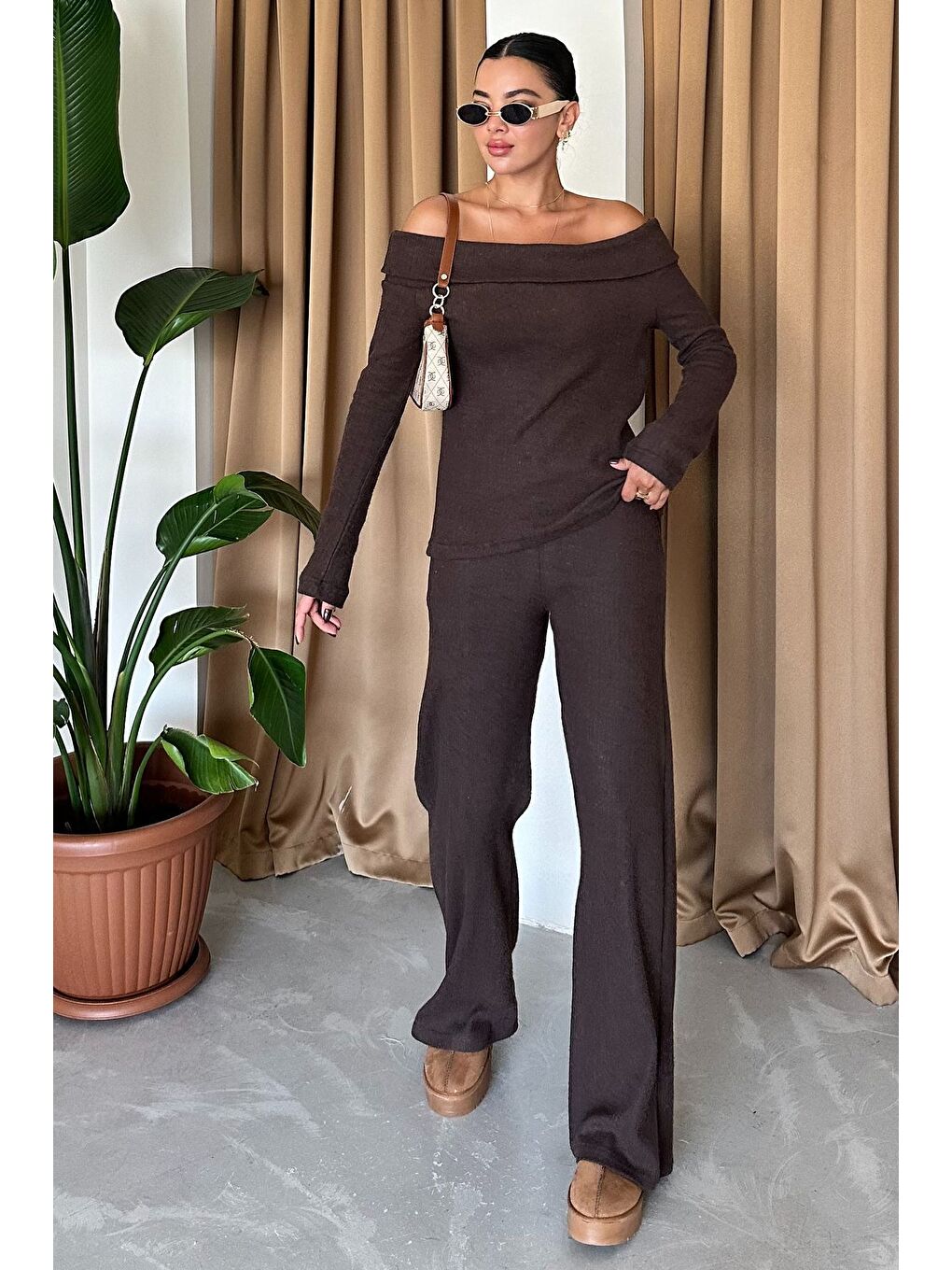 Kahverengi Selanik Kumaş Madonna Yaka Alt Üst Pantolonlu Takım-4