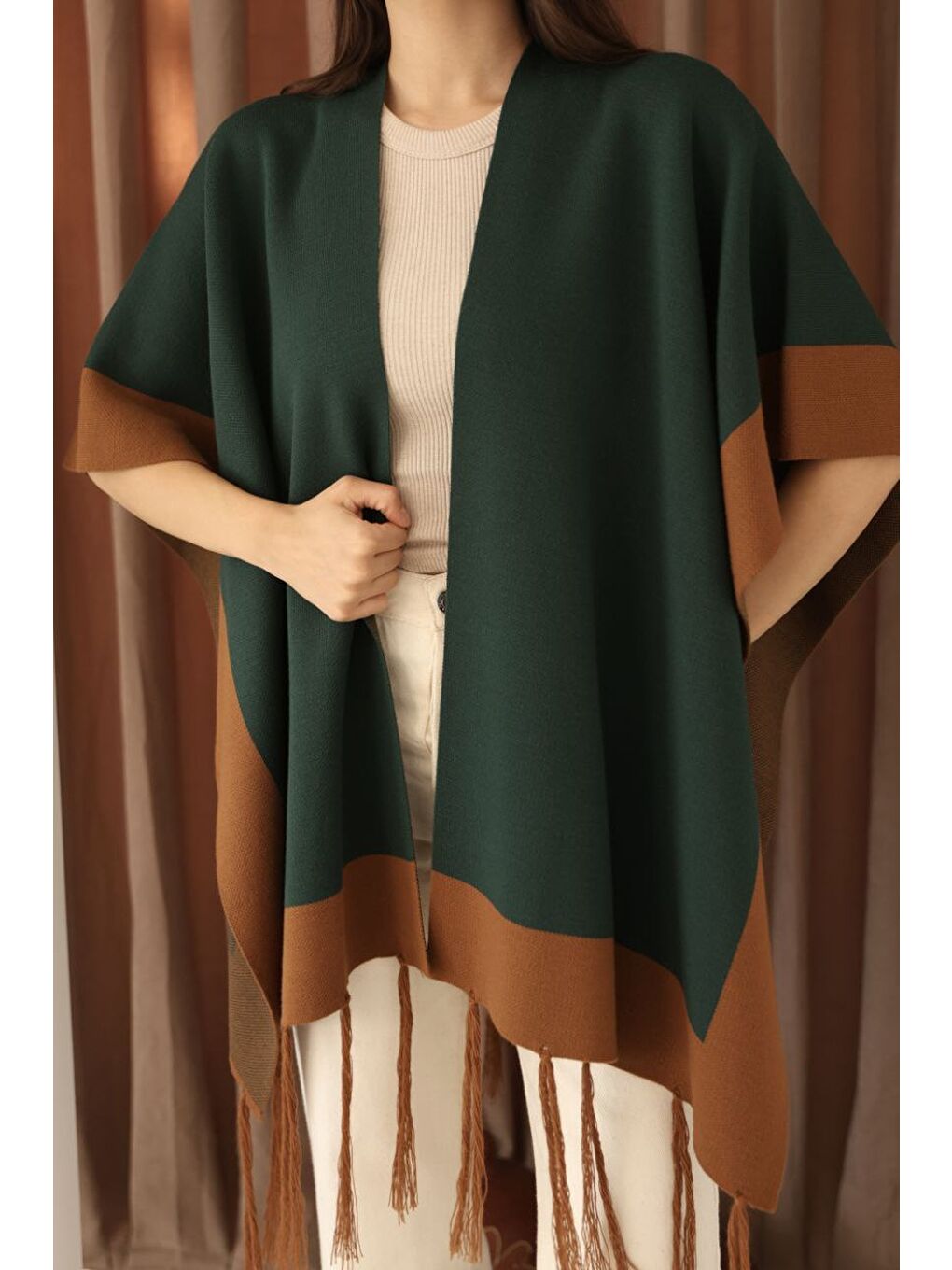 Yeşil Püsküllü Renk Bloklu Kışlık Triko Panço-1