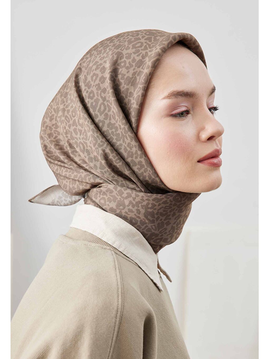 Kahverengi Leopar Desen Pamuk İpek Eşarp Sıcak Kahve-3