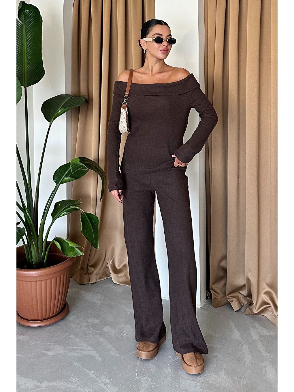 Kahverengi Selanik Kumaş Madonna Yaka Alt Üst Pantolonlu Takım-5