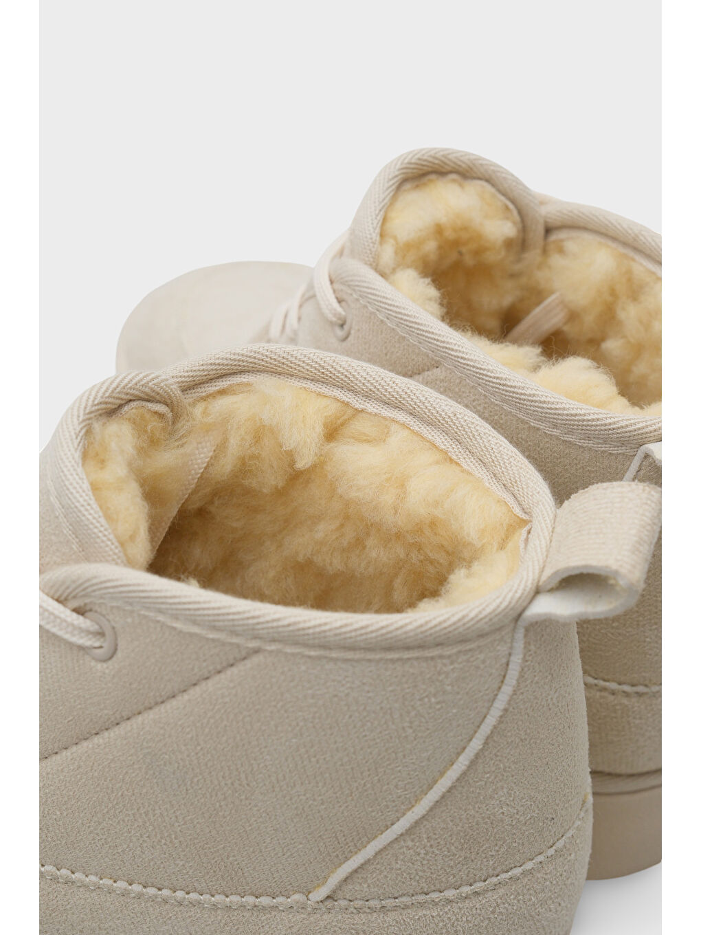 Bej Madeline Kalın Tabanlı Yuvarlak Burunlu Bağcıklı Kürklü Kadın Bot-4