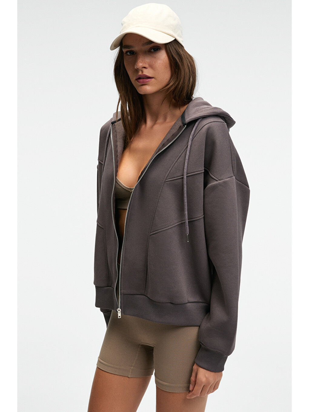 Vyselle Kadın Önü Kesikli Metal Fermuarlı Kapüşonlu Etiket Detaylı Oversize Antrasit Sweatshirt-3