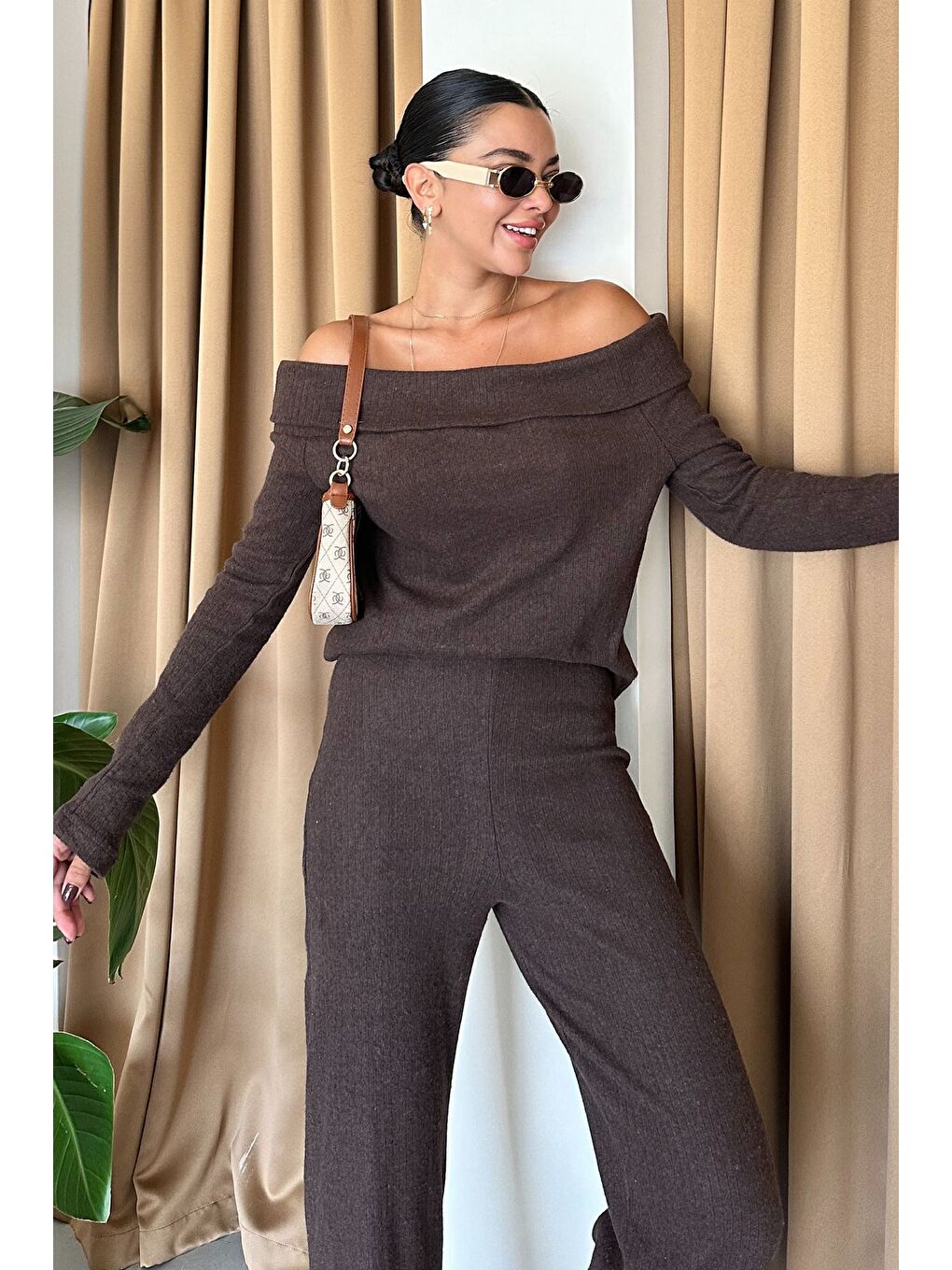 Kahverengi Selanik Kumaş Madonna Yaka Alt Üst Pantolonlu Takım-6