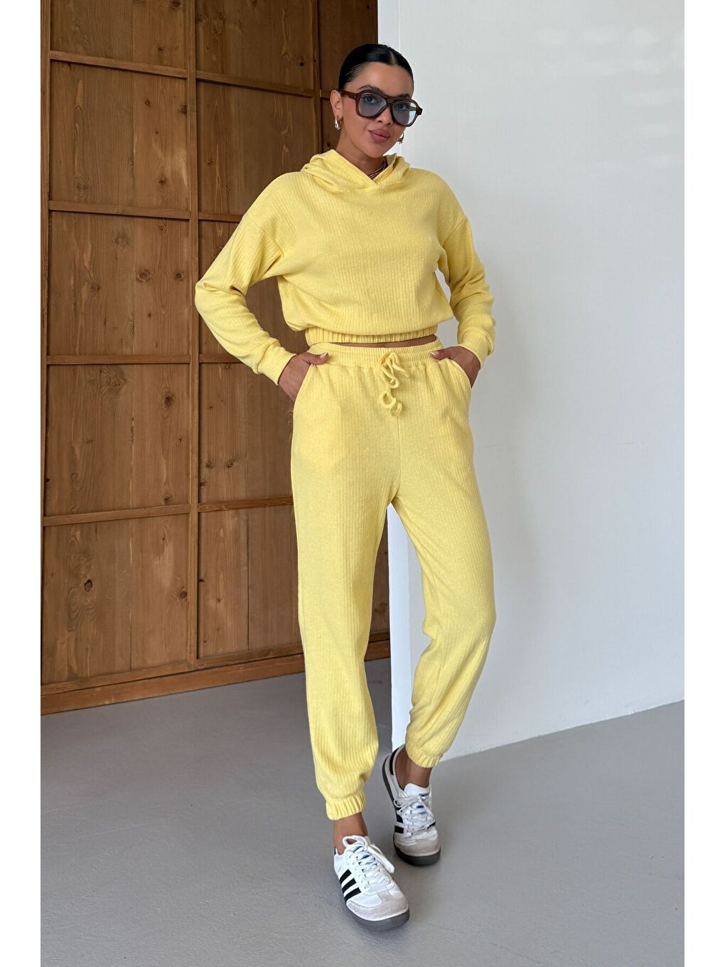 Kadın Sarı Kapüşonlu Crop Fitilli Alt-Üst Takım-7