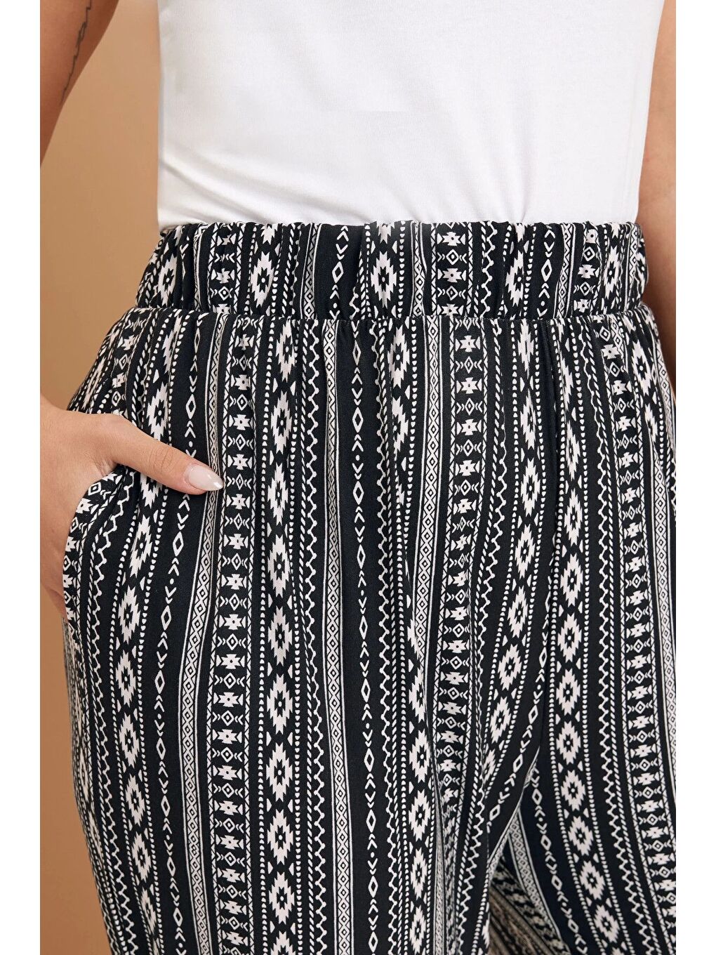 Siyah Büyük Beden Beli Lastikli Cepli Desenli Şalvar Pantolon 145265-3